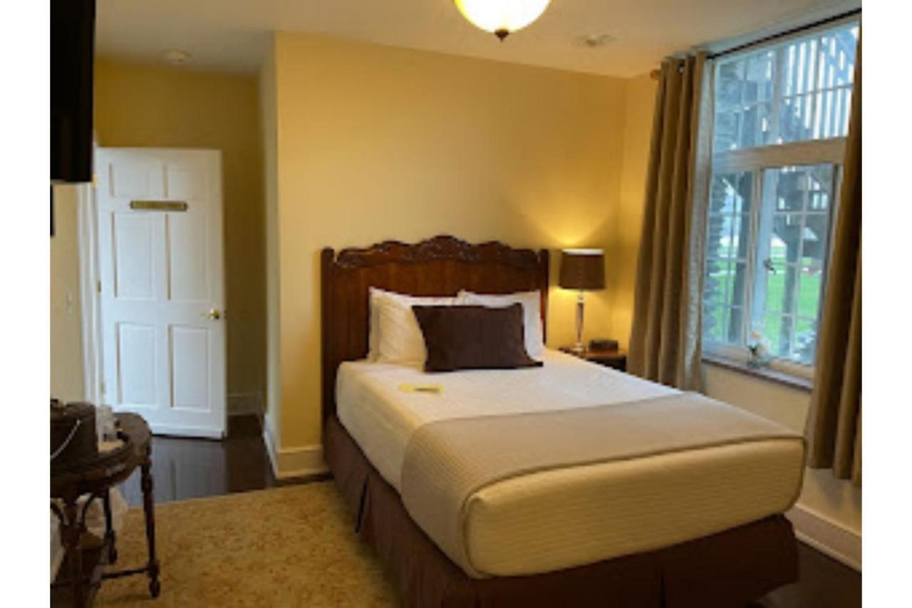 Bed and Breakfast The Manor On Front Harrisburg Habitación foto