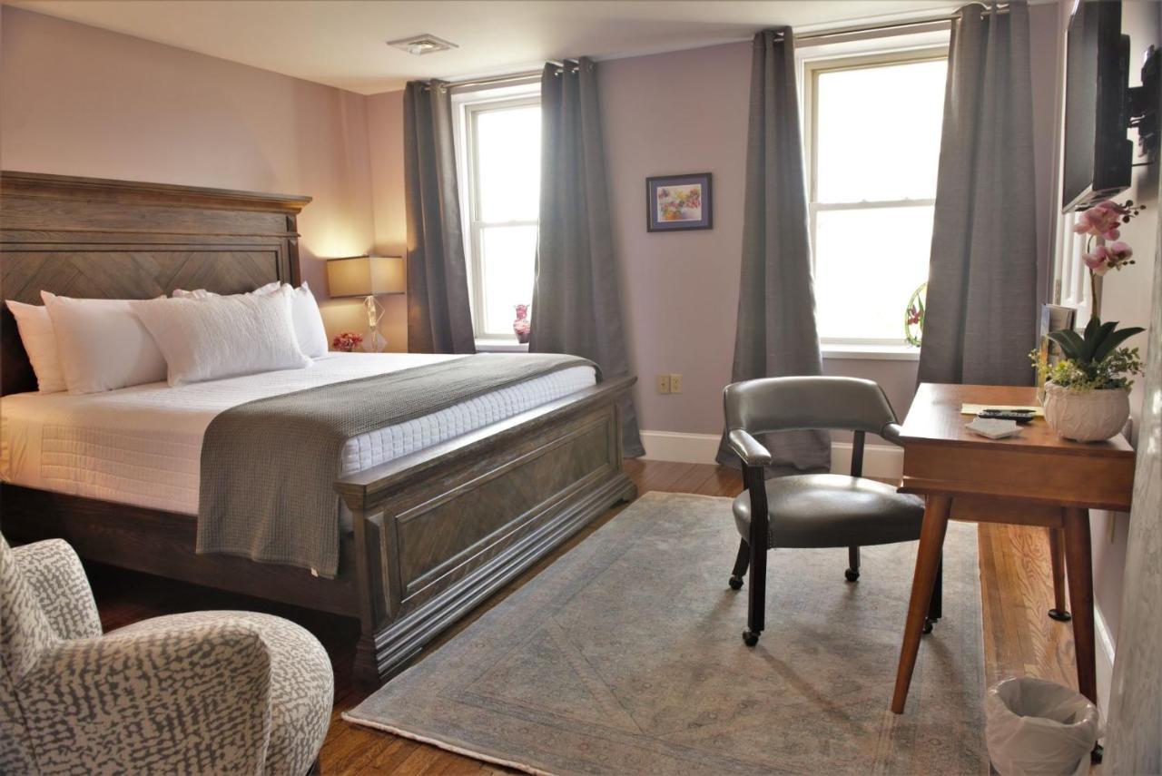 Bed and Breakfast The Manor On Front Harrisburg Habitación foto